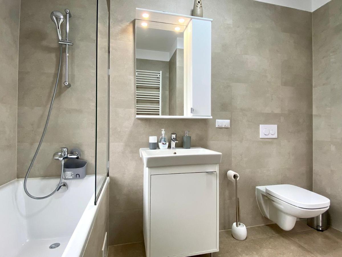 Astoria Apartment - Pet Friendly Braşov Exteriör bild