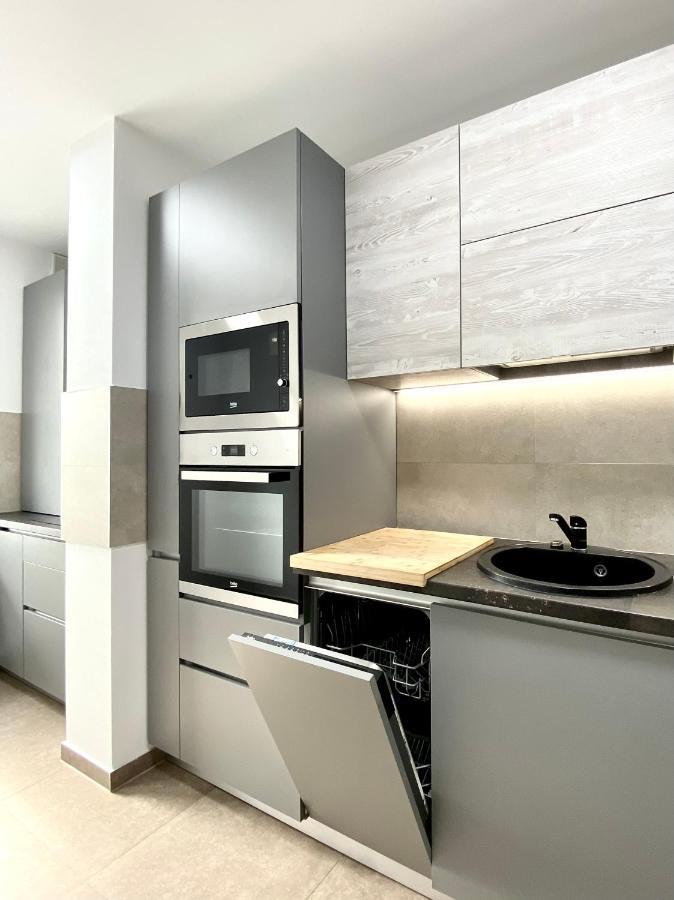 Astoria Apartment - Pet Friendly Braşov Exteriör bild
